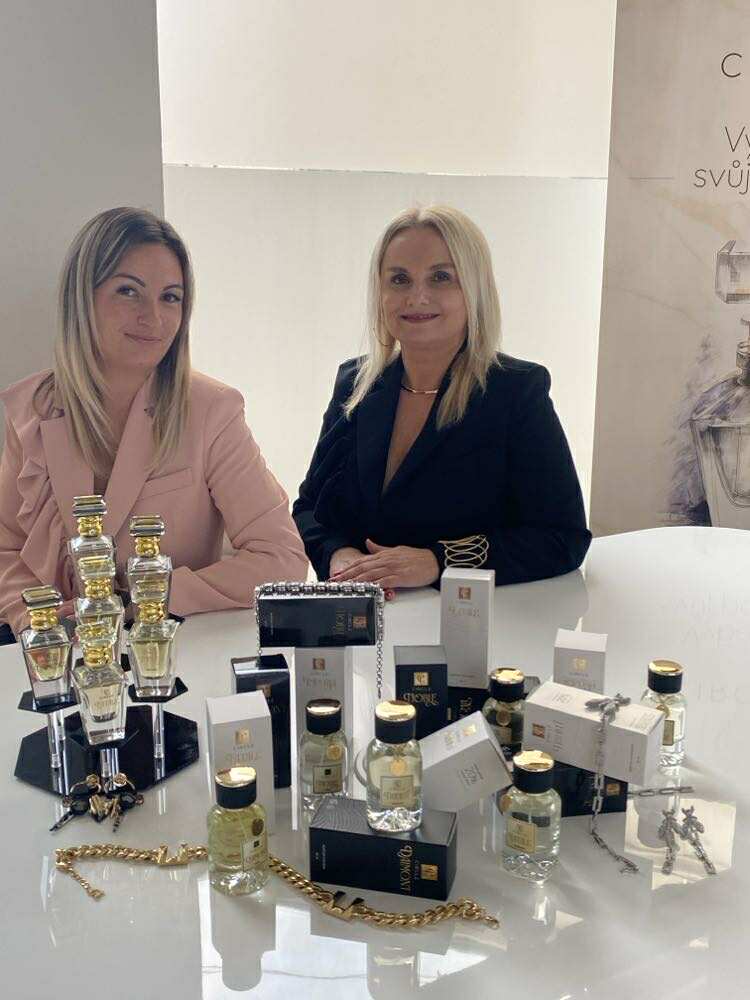 Katka e Nikolka - le nostre manager di vendite